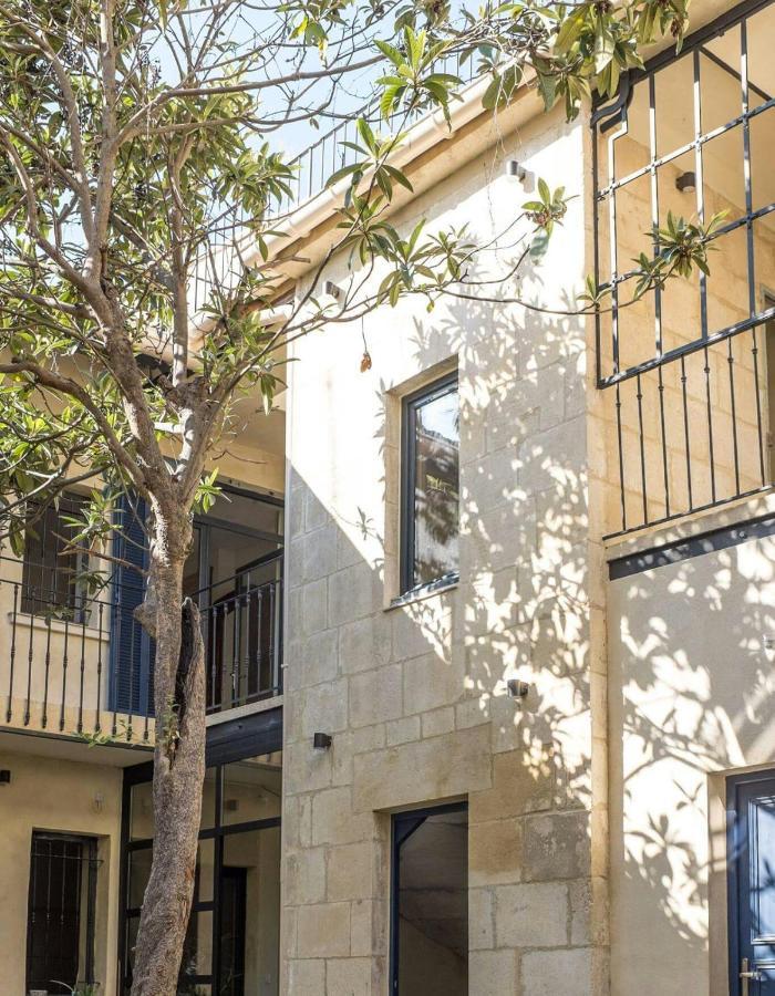 Sous Le Neflier Bed and Breakfast Νιμ Εξωτερικό φωτογραφία