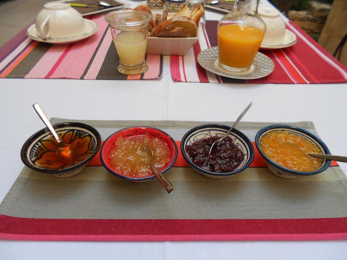 Sous Le Neflier Bed and Breakfast Νιμ Εξωτερικό φωτογραφία