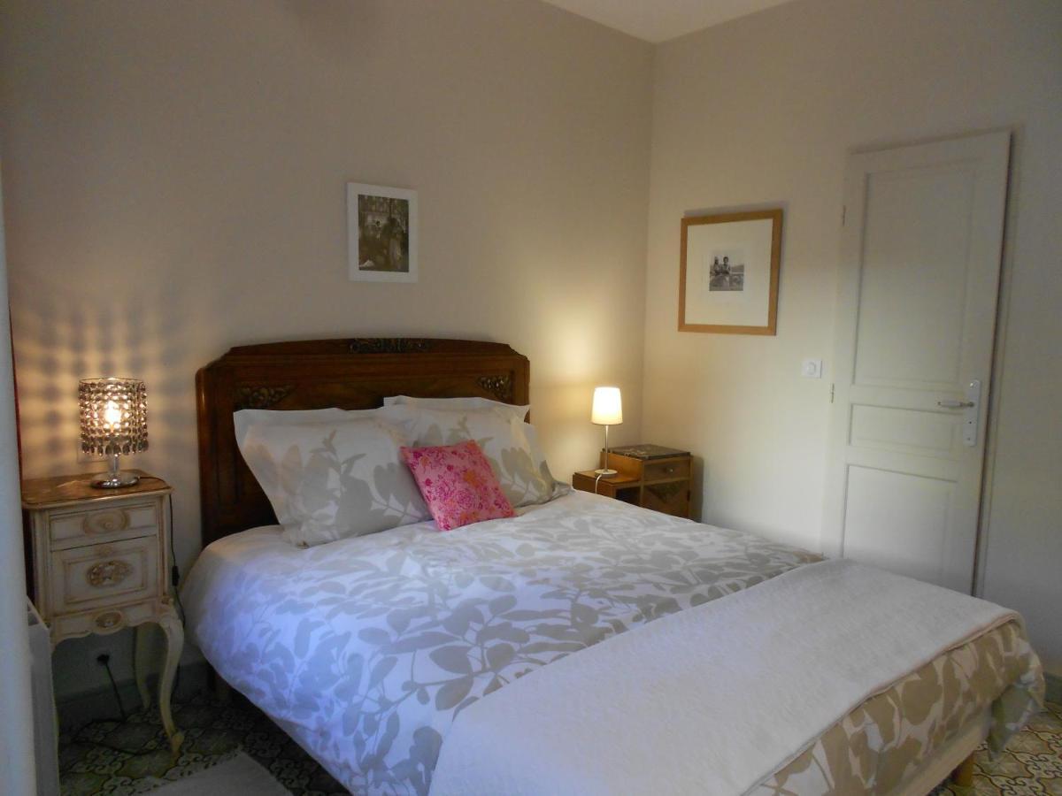 Sous Le Neflier Bed and Breakfast Νιμ Εξωτερικό φωτογραφία